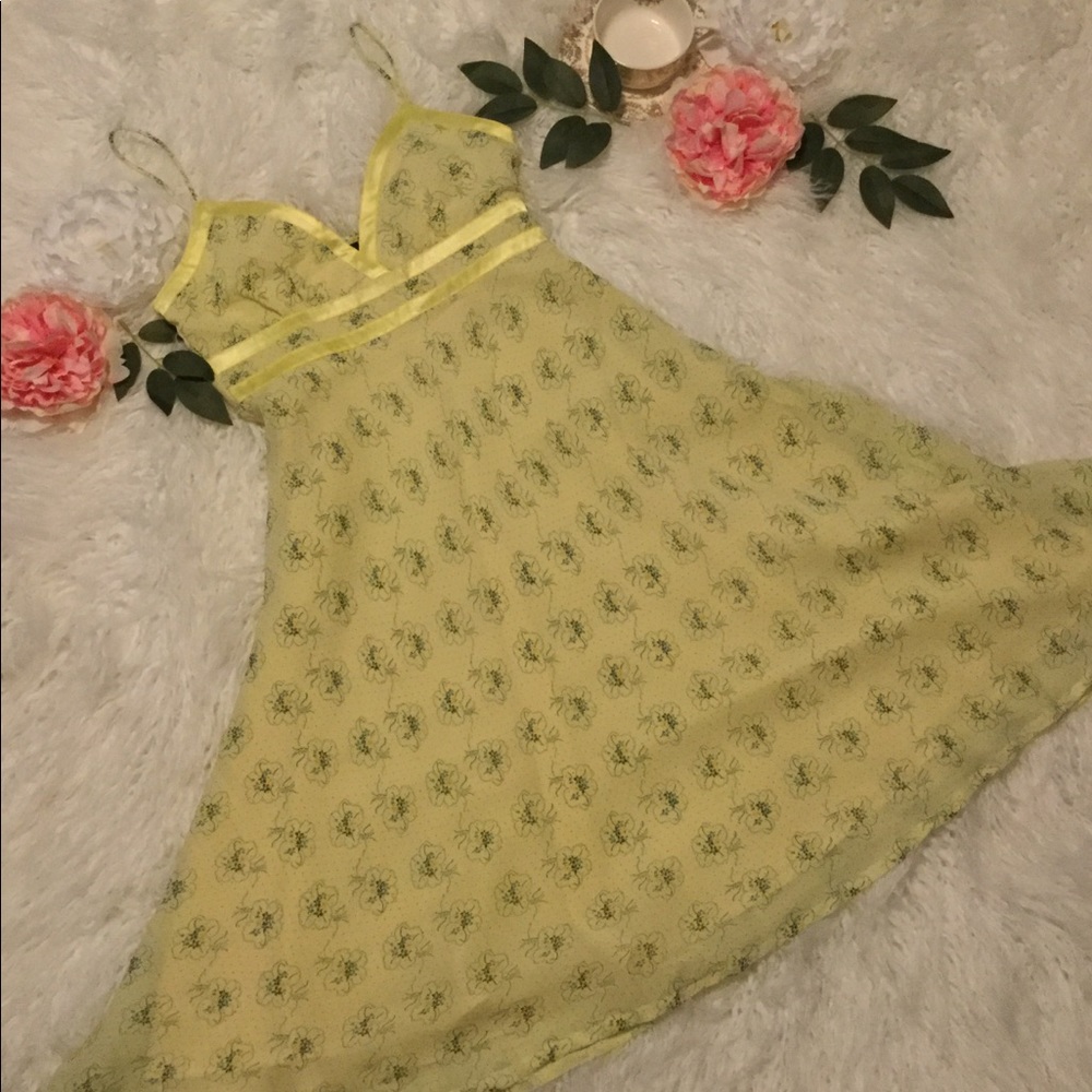 Vintage Yellow and Floral Print Flutter Dress